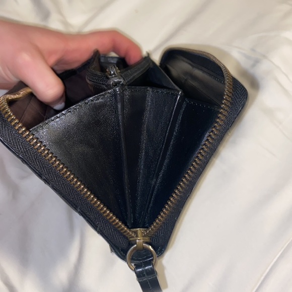 Gucci GG Marmont Zip Around Wallet - Picture 5 of 13